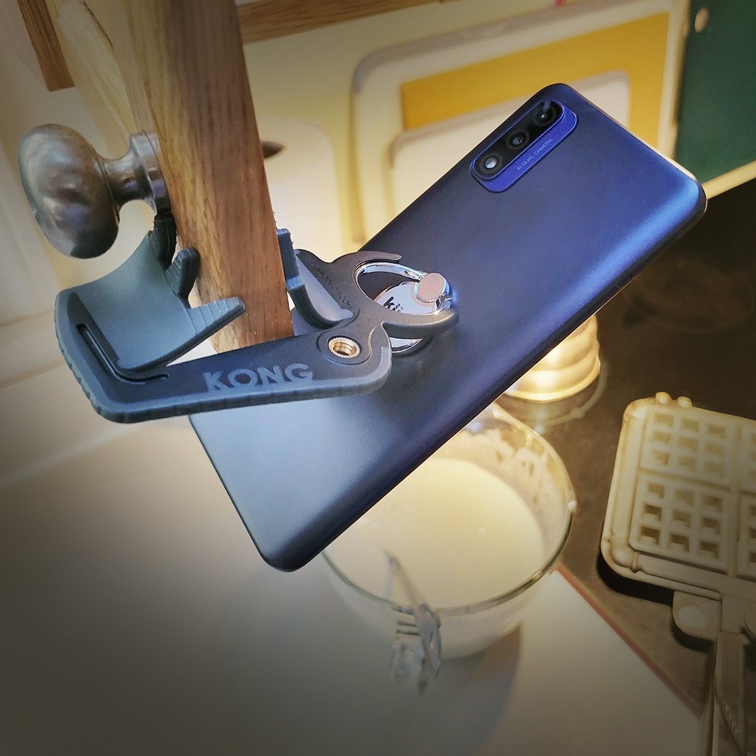 Kling KONG Super Hero Phone Stand Invention City